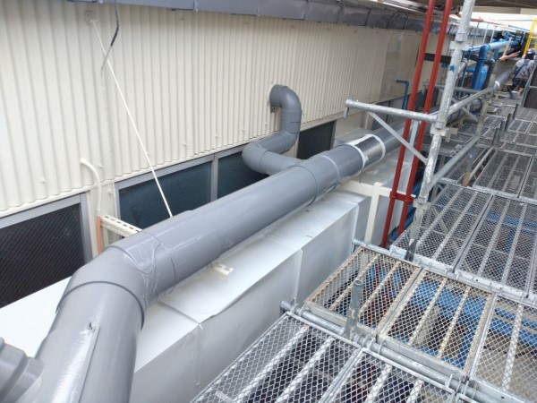 工場　配管不具合　現地調査